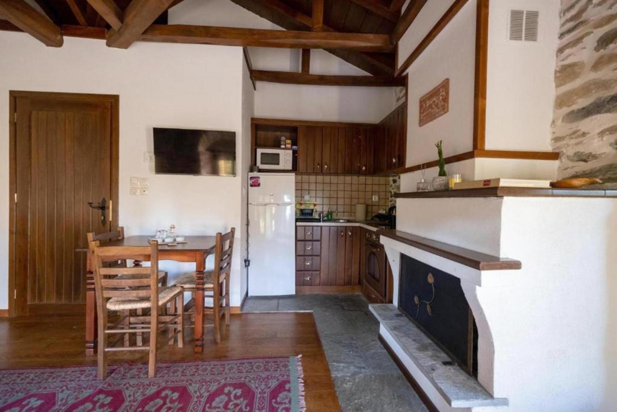 Archontiko Michael Pelion Aparthotel Vizitsa Bagian luar foto
